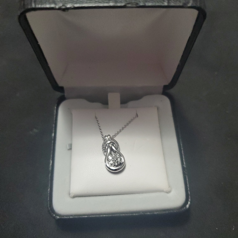 The Love-Knot Collection 1/4 CTW Pendant Necklace